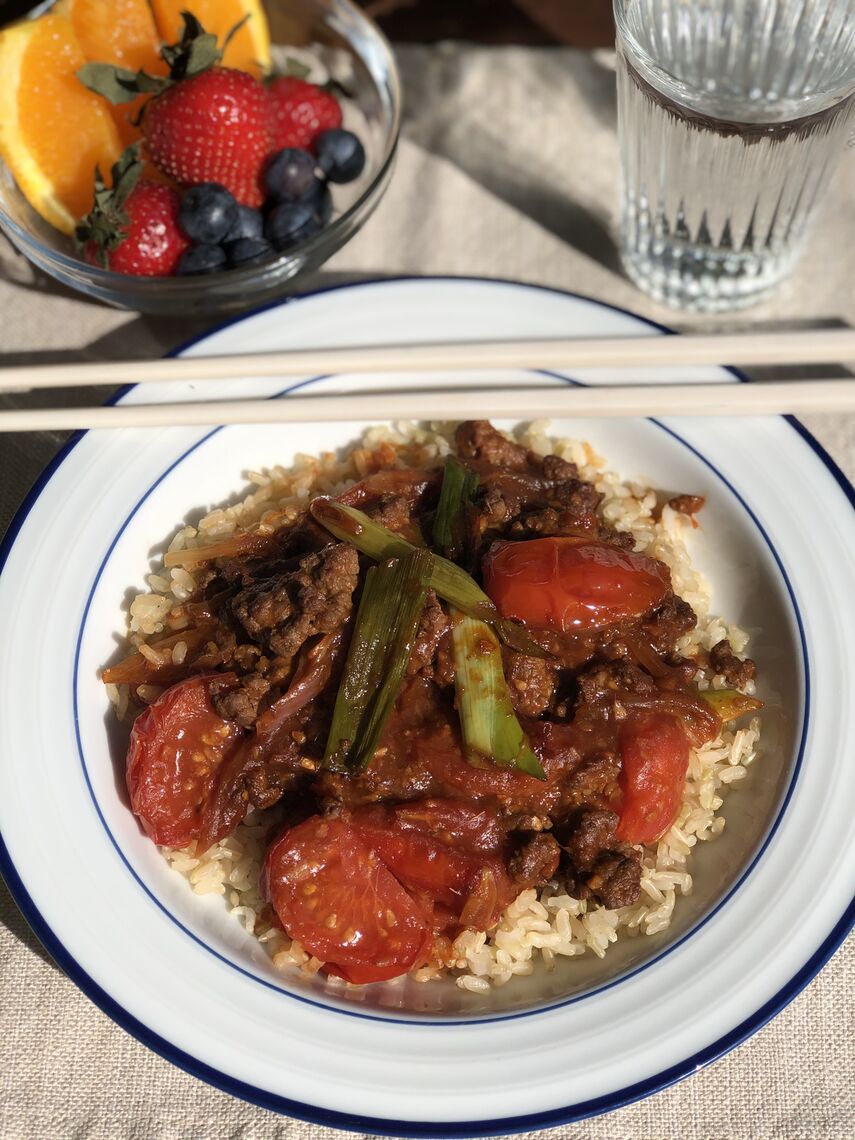 cantonese beef and tomato stir fry